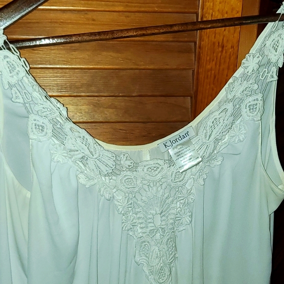 K.Jordan Crochet detail, flowy tank - Picture 2 of 3